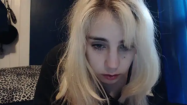 Snapshot of RubySmoke chatting on 10/10/25, 02:51 RubySmoke online show from 10/10/25, 02:51