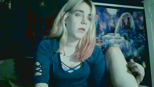Snapshot of RubySmoke chatting on 10/18/25, 07:10 RubySmoke online show from 10/18/25, 07:10