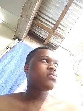 Snapshot of Moet_Chandon chatting on 09/26/25, 12:01 Moet Chandon online show from 09/26/25, 12:01