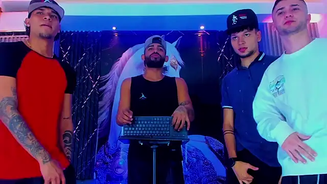 Snapshot of Dominic_Max_ chatting on 09/13/25, 04:34 Dominic Max online show from 09/13/25, 04:34