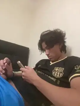 EmilianoPerex online show from 12/21/25, 10:43