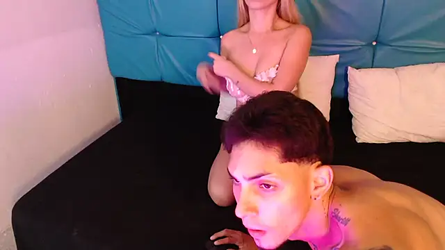 Bunny Petit online show from 12/15/25, 08:36