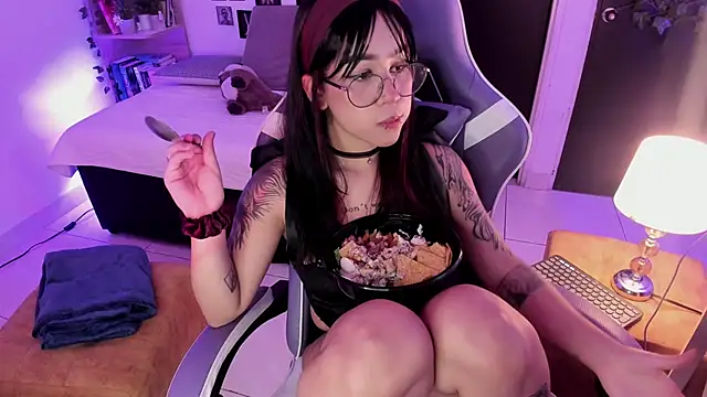 Liz rogers x online show from 11/09/25, 01:53