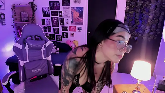 Liz rogers x online show from 11/04/25, 01:53