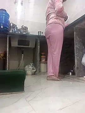 kajal 01raj online show from 12/18/25, 04:39