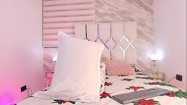 cataleya ebony  online show from 12/17/25, 03:11