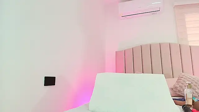 cataleya ebony  online show from 10/31/25, 07:21