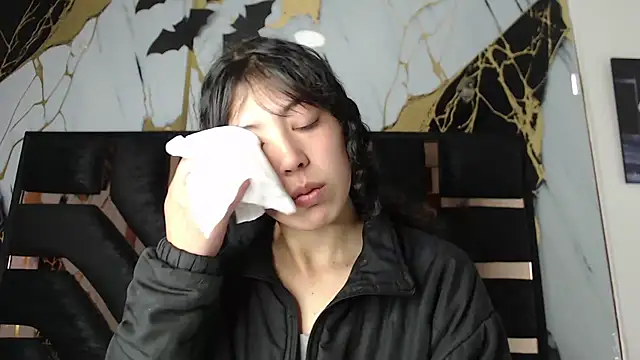 malejahotcs01 online show from 11/25/25, 11:43