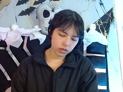 malejahotcs01 online show from 10/29/25, 11:42