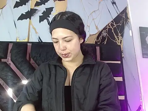 malejahotcs01 online show from 11/14/25, 12:31