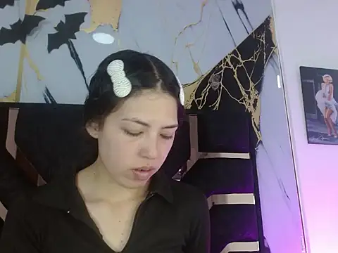 malejahotcs01 online show from 11/10/25, 11:15