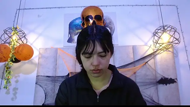 malejahotcs01 online show from 10/30/25, 11:19