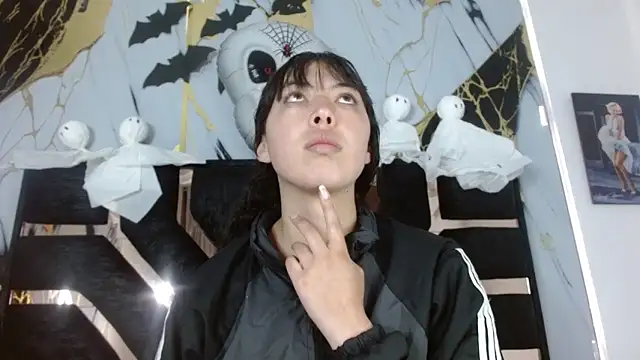 malejahotcs01 online show from 10/27/25, 11:55