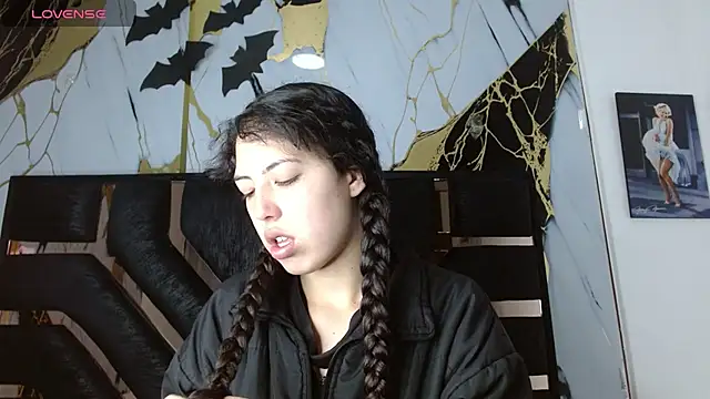 malejahotcs01 online show from 11/28/25, 11:43