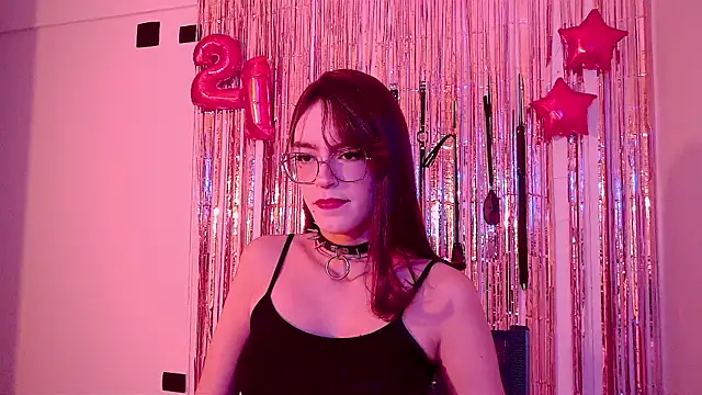 Snapshot of nina_kink chatting on 06/15/26, 09:03 nina kink online show from 06/15/26, 09:03