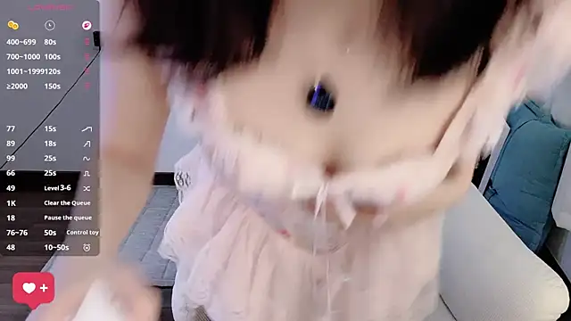 yara hot1 online show from 10/31/25, 12:40