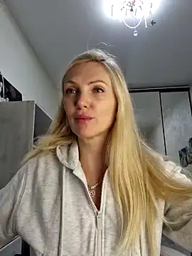 Monna online show from 12/05/25, 03:32