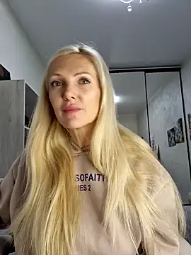 Monna online show from 11/03/25, 02:42