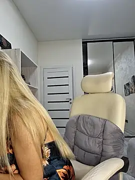 Monna online show from 11/20/25, 06:08