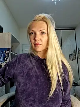 Snapshot of Monna chatting on 05/03/26, 04:32 Monna online show from 05/03/26, 04:32