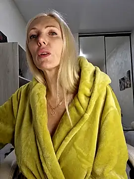 Monna online show from 11/05/25, 02:42