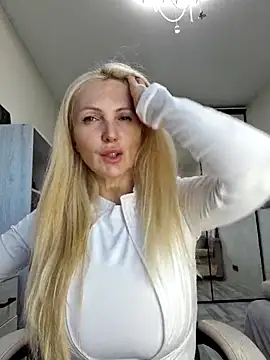 Monna online show from 10/25/25, 02:07