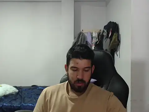 Axel11113 online show from 10/20/25, 04:03