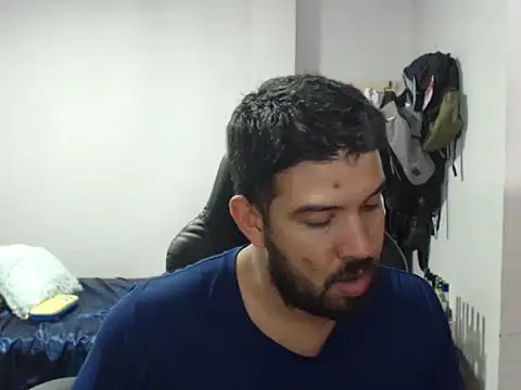 Axel11113 online show from 10/11/25, 04:46