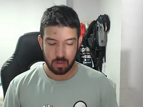 Axel11113 online show from 12/05/25, 02:43