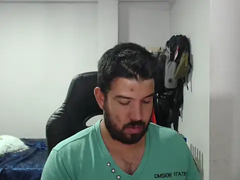 Axel11113 online show from 10/21/25, 04:01