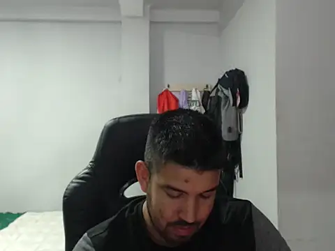 Axel11113 online show from 11/08/25, 03:54