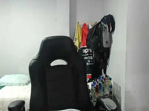 Axel11113 online show from 12/01/25, 02:01