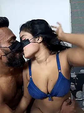 Snapshot of Darkchocosl8 chatting on 02/13/26, 06:19 Darkchocosl8 online show from 02/13/26, 06:19