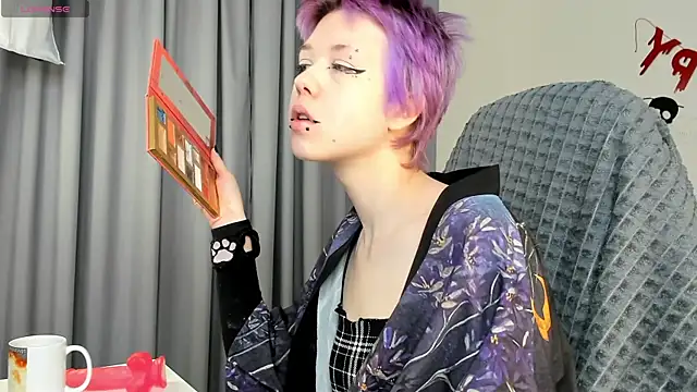 Snapshot of CarolineRichter chatting on 11/02/25, 03:11 CarolineRichter online show from 11/02/25, 03:11