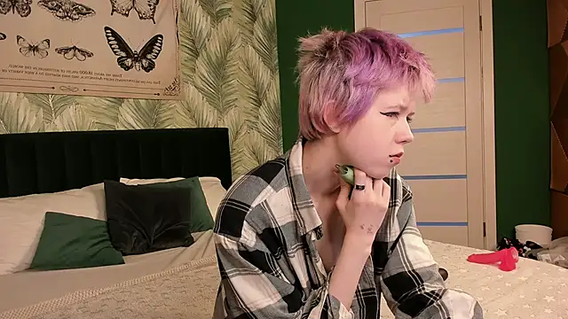 Snapshot of CarolineRichter chatting on 11/20/25, 02:56 CarolineRichter online show from 11/20/25, 02:56