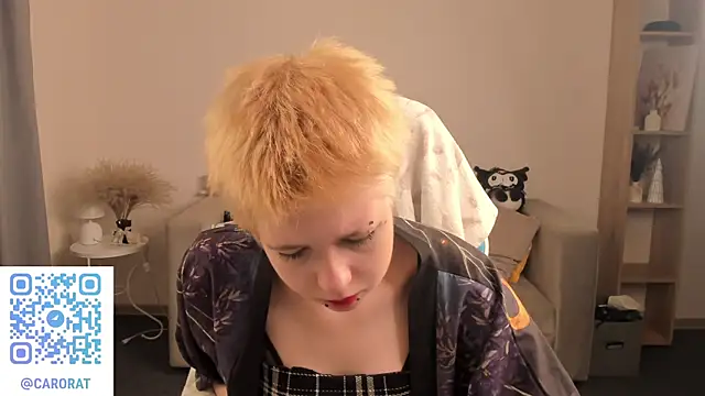 Snapshot of CarolineRichter chatting on 09/29/25, 01:45 CarolineRichter online show from 09/29/25, 01:45