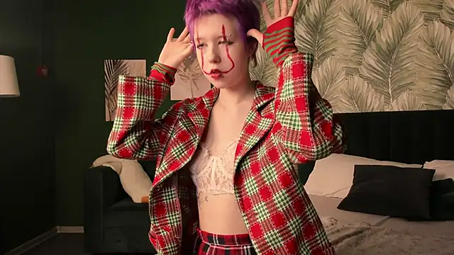 Snapshot of CarolineRichter chatting on 10/31/25, 03:03 CarolineRichter online show from 10/31/25, 03:03