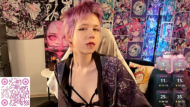 Snapshot of CarolineRichter chatting on 11/10/25, 04:39 CarolineRichter online show from 11/10/25, 04:39