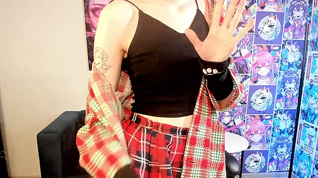 Snapshot of CarolineRichter chatting on 10/20/25, 03:08 CarolineRichter online show from 10/20/25, 03:08