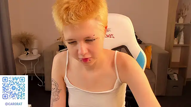 Snapshot of CarolineRichter chatting on 09/27/25, 10:27 CarolineRichter online show from 09/27/25, 10:27