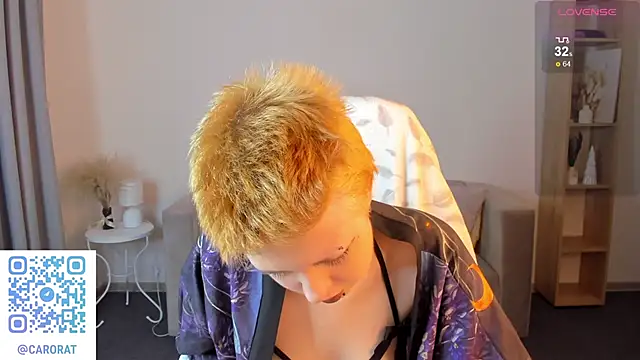 Snapshot of CarolineRichter chatting on 09/18/25, 02:25 CarolineRichter online show from 09/18/25, 02:25