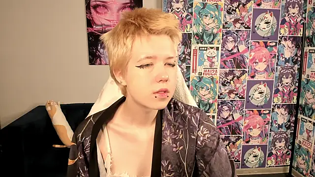 Snapshot of CarolineRichter chatting on 10/06/25, 03:08 CarolineRichter online show from 10/06/25, 03:08