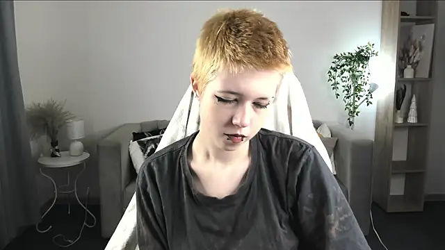 Snapshot of CarolineRichter chatting on 09/12/25, 02:34 CarolineRichter online show from 09/12/25, 02:34