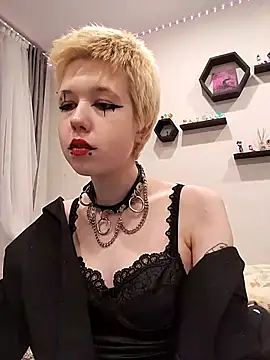 Snapshot of CarolineRichter chatting on 10/02/25, 11:19 CarolineRichter online show from 10/02/25, 11:19