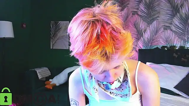 Snapshot of CarolineRichter chatting on 12/19/25, 01:20 CarolineRichter online show from 12/19/25, 01:20