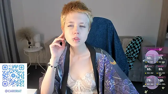 Snapshot of CarolineRichter chatting on 09/22/25, 02:17 CarolineRichter online show from 09/22/25, 02:17