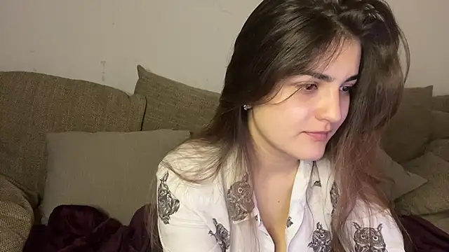 Snapshot of Vivalenti_Kiss chatting on 10/27/25, 11:44 Vivalenti Kiss online show from 10/27/25, 11:44