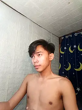 Snapshot of XxXBinatilyongPinoyXxX chatting on 11/04/25, 01:15 XxXBinatilyongPinoyXxX online show from 11/04/25, 01:15