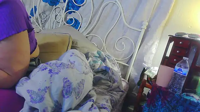 g0lden are0las89 online show from 03/03/26, 05:58