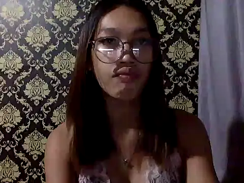 Snapshot of your_wifey chatting on 09/25/25, 11:05 your wifey online show from 09/25/25, 11:05